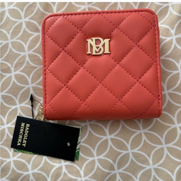 Badgley Mischka Coral Quilted Women's Coin Purse 4.5" x 4" Wallet - Picture 1 of 5